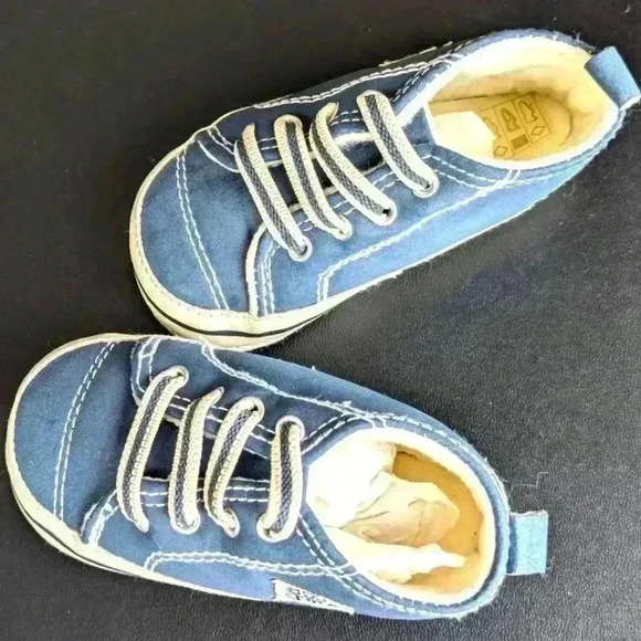 Brums Baby Crib Shoes - BNWOT - Picture 2 of 5